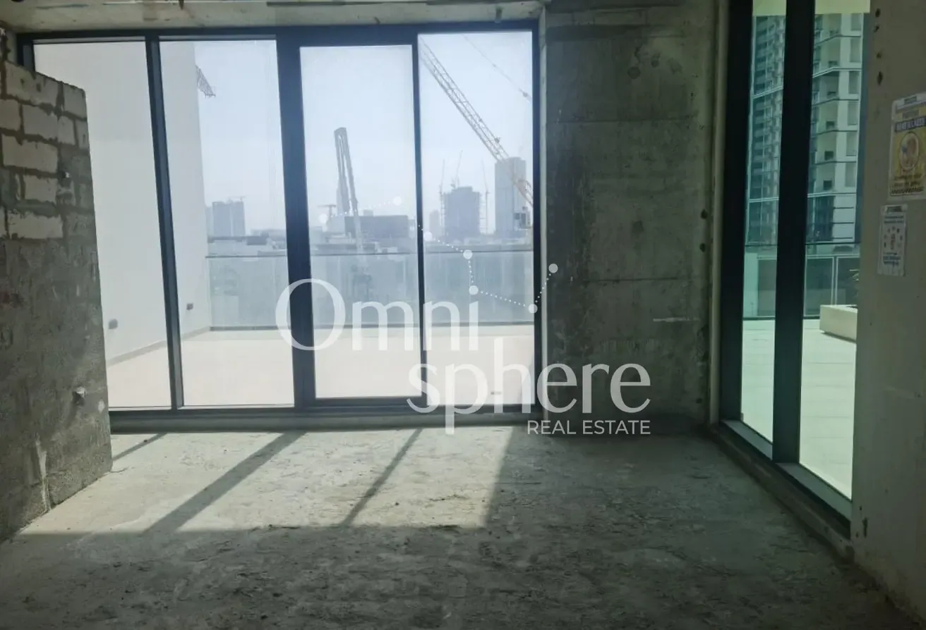 Corner Unit | Vacant | Prime Location