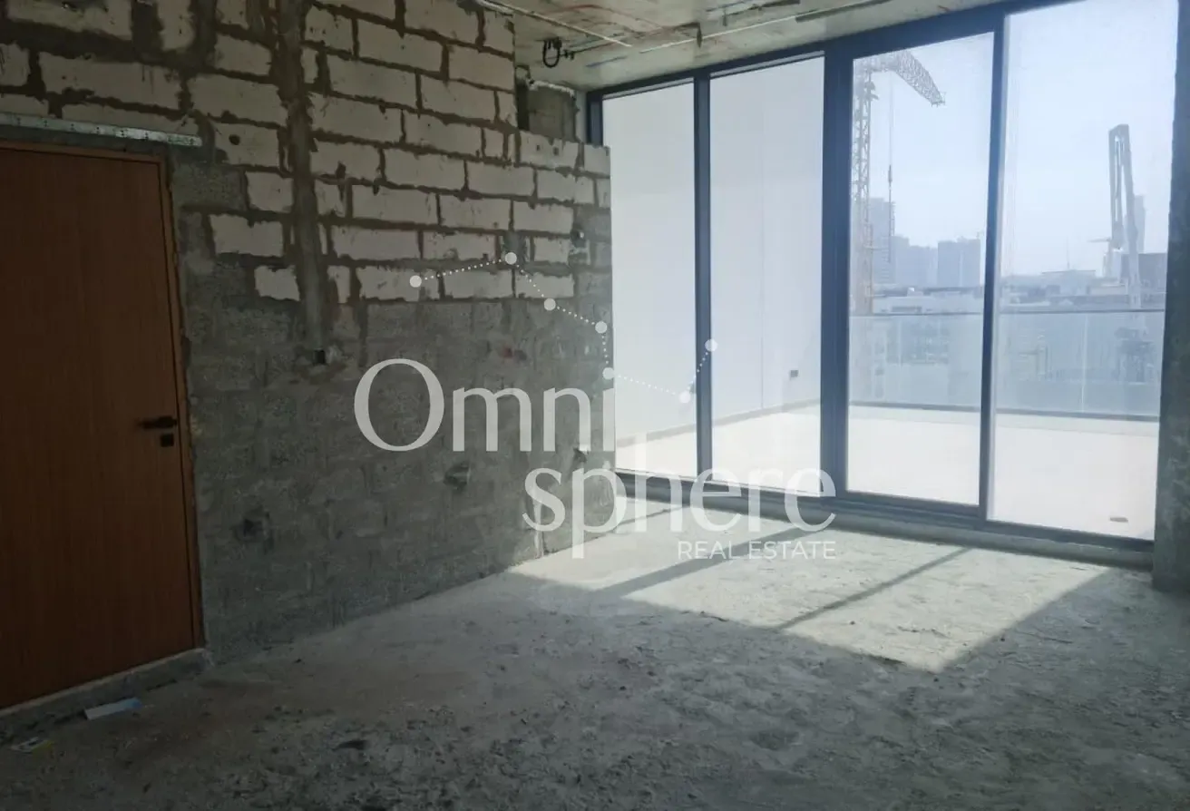 Corner Unit | Vacant | Prime Location
