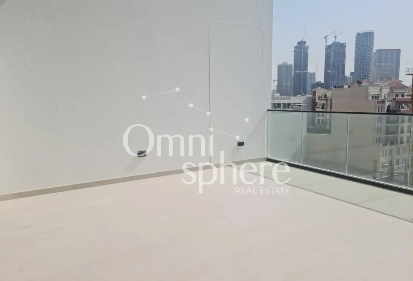 Corner Unit | Vacant | Prime Location