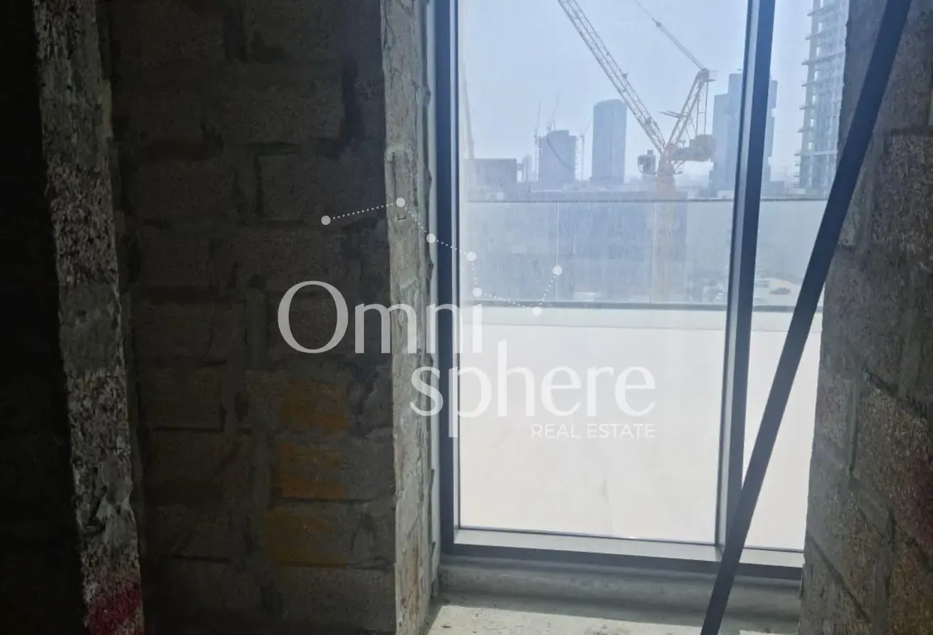Corner Unit | Vacant | Prime Location