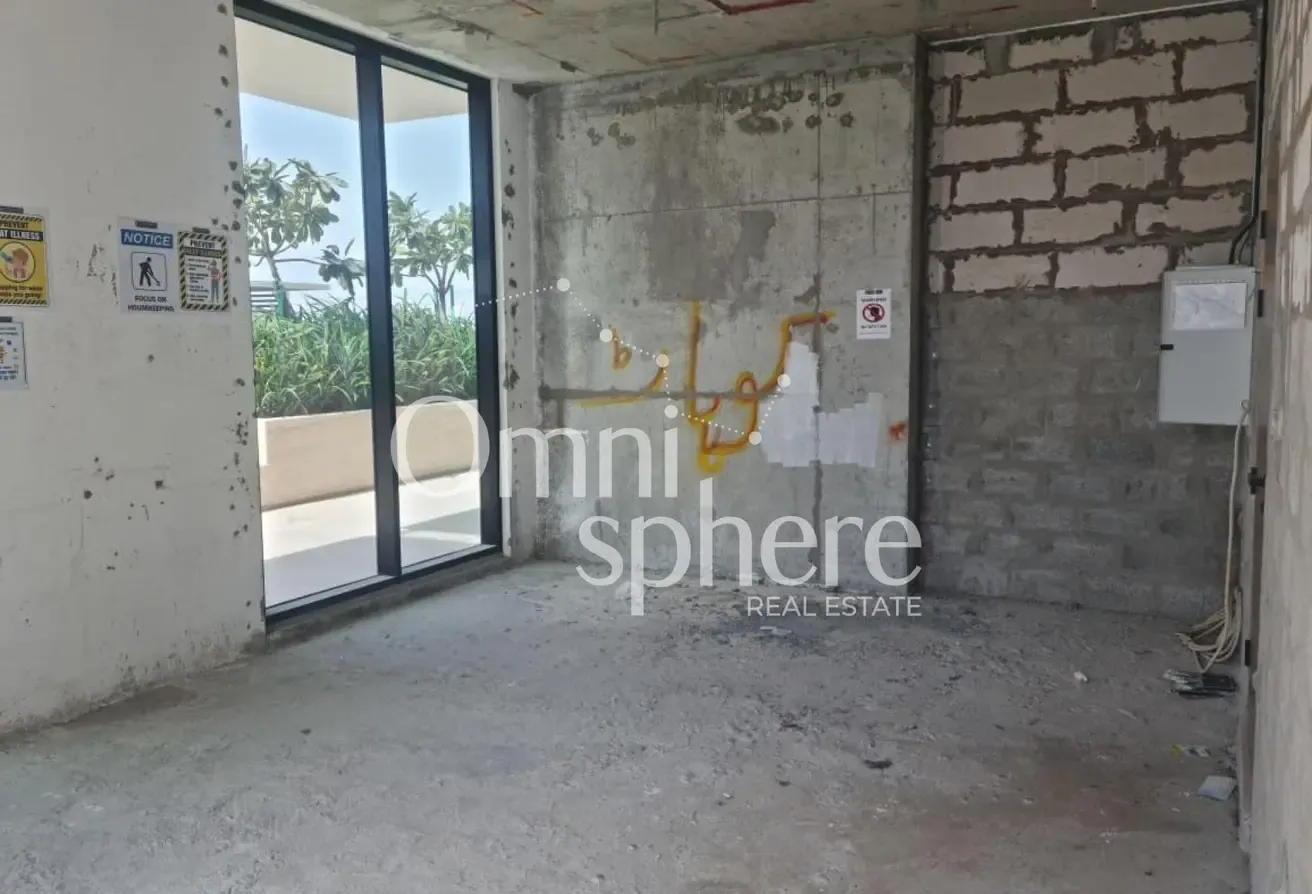Corner Unit | Vacant | Prime Location