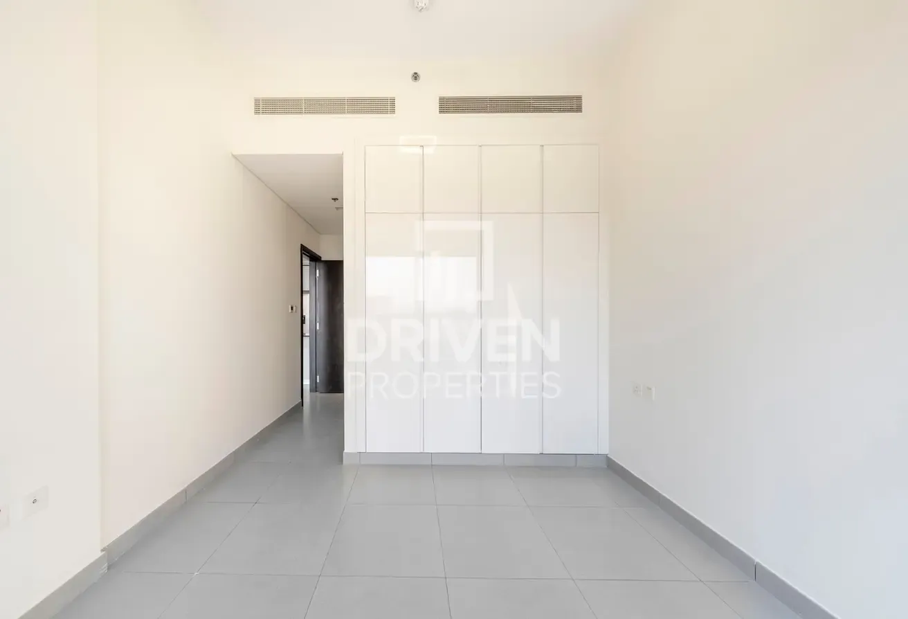 Spacious Layout | Vacant now | Dynamic Area