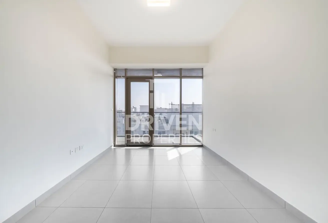 Spacious Layout | Vacant now | Dynamic Area