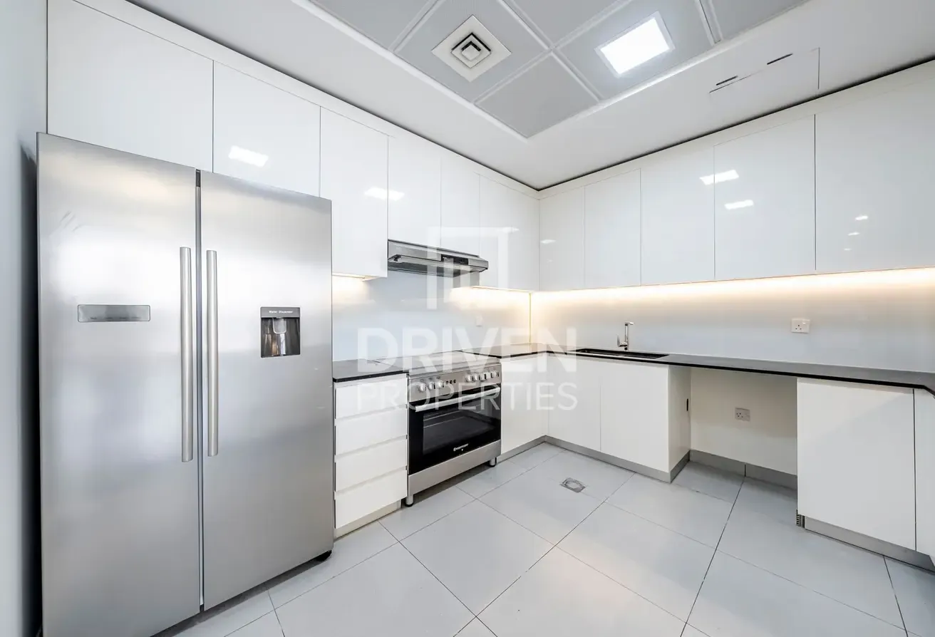 Spacious Layout | Vacant now | Dynamic Area