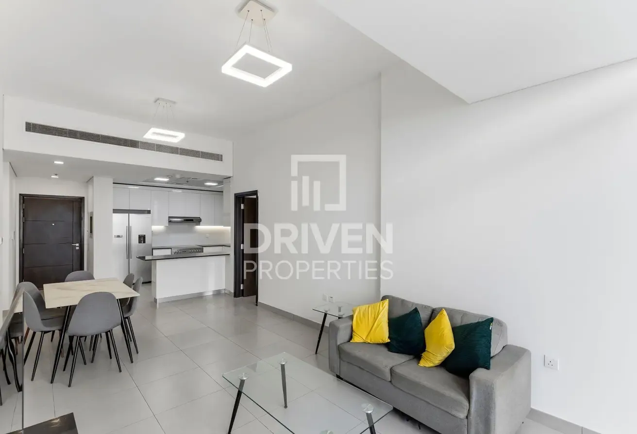 Corner Unit | Pool View | Spacious Layout