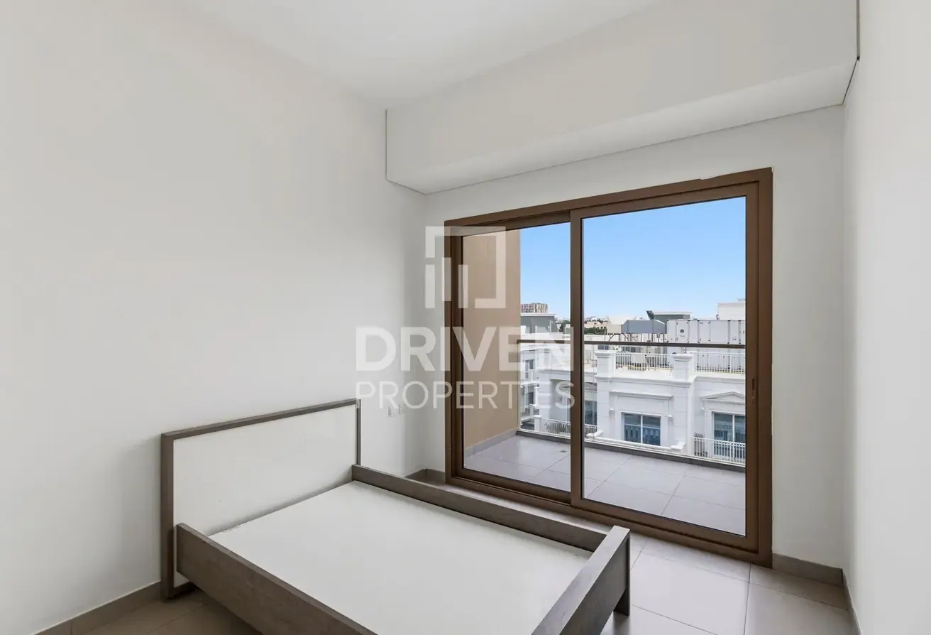 Corner Unit | Pool View | Spacious Layout