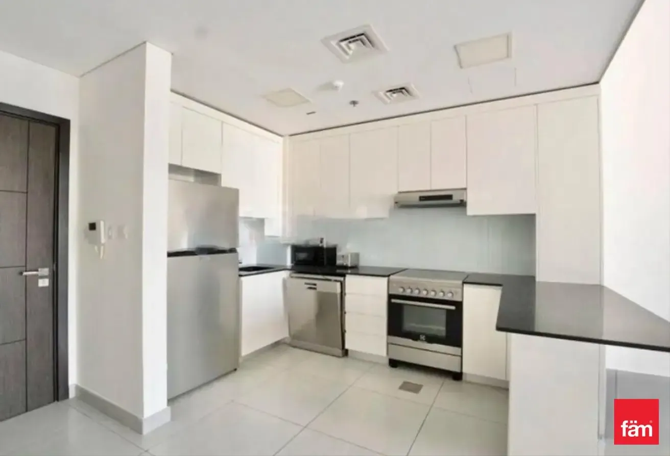 Mid Floor | Corner | Pool View | Spacious