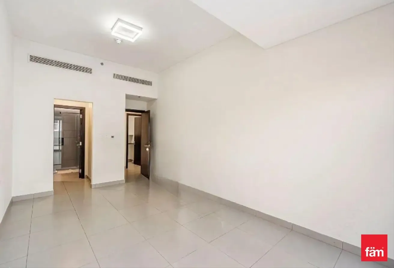 Mid Floor | Corner | Pool View | Spacious