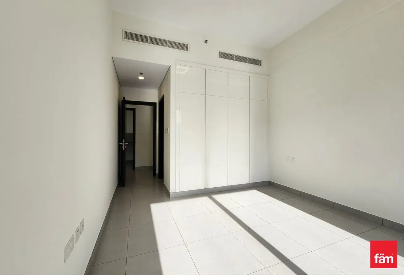 Mid Floor | Corner | Pool View | Spacious
