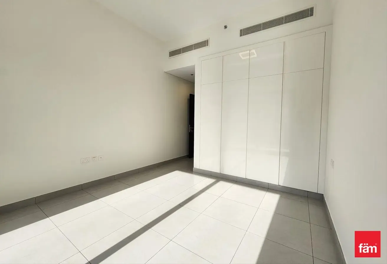 Mid Floor | Corner | Pool View | Spacious