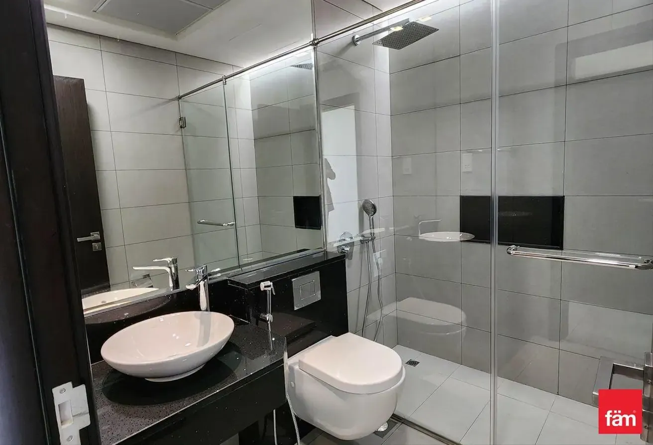 Mid Floor | Corner | Pool View | Spacious