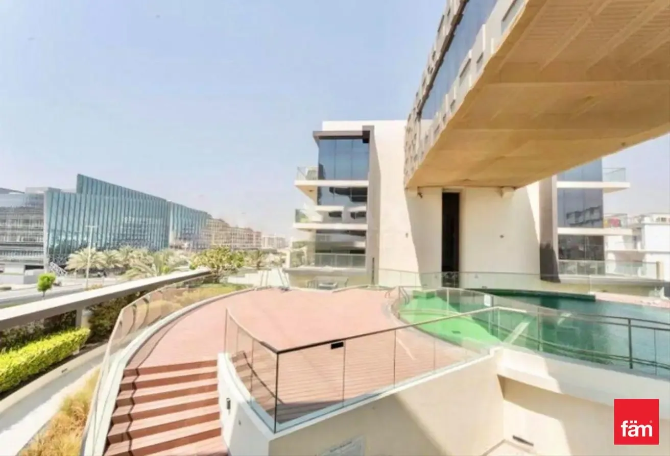 Mid Floor | Corner | Pool View | Spacious