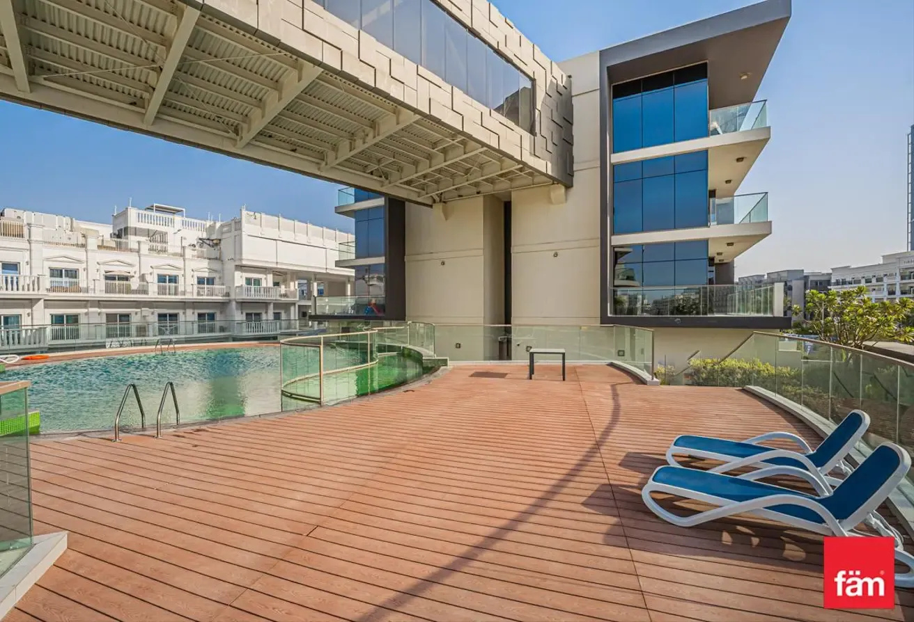 Mid Floor | Corner | Pool View | Spacious