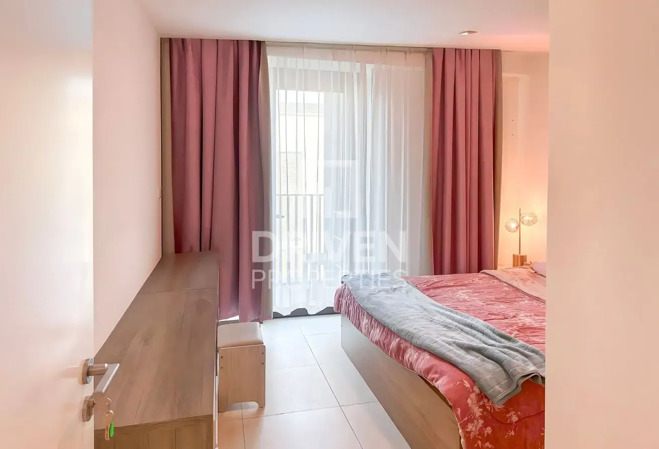 Bright | Creek Beach Access | Prime DCH Location