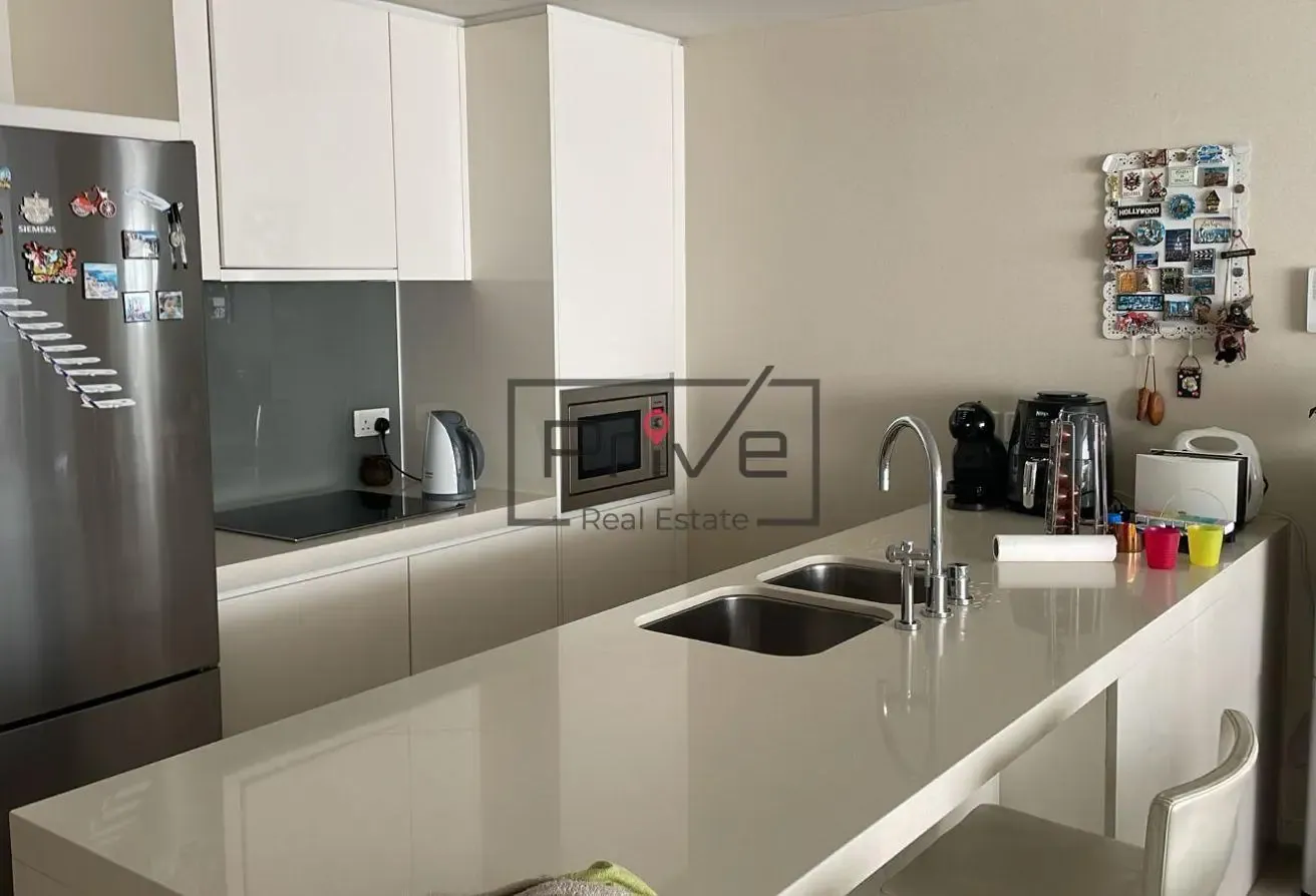 Furnished Upgraded  High Floor |Vacant on Transfer