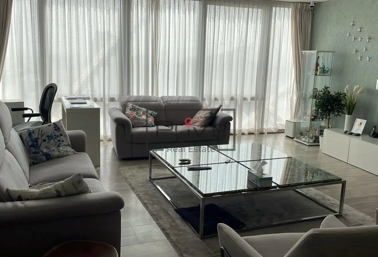 Furnished Upgraded  High Floor |Vacant on Transfer