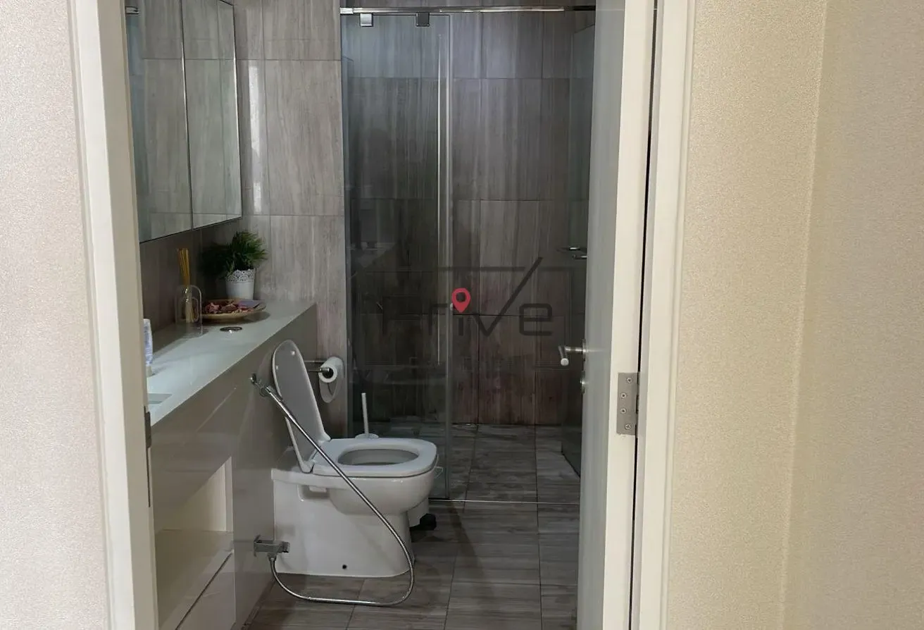 Furnished Upgraded  High Floor |Vacant on Transfer
