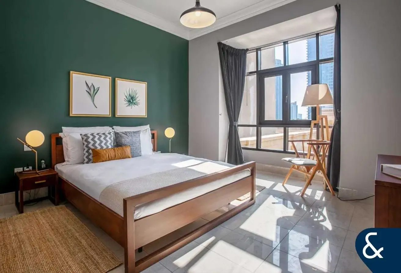 Old Town Island | Vacant | Spacious Layout
