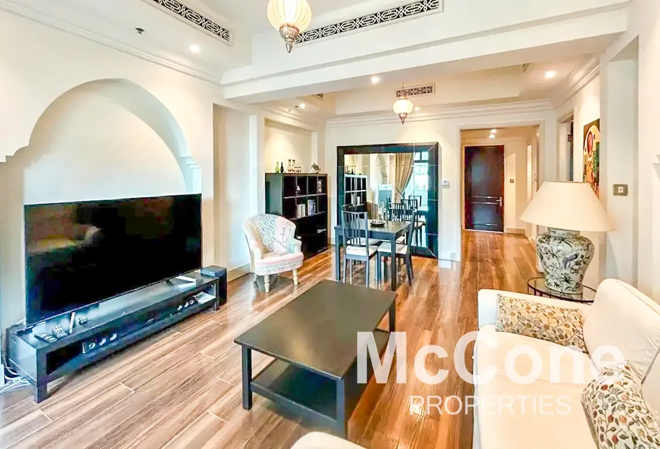 Lake View | Vacant Now | Great Condition
