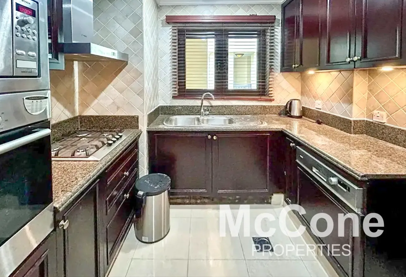 Lake View | Vacant Now | Great Condition