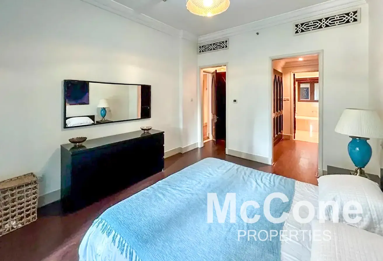 Lake View | Vacant Now | Great Condition