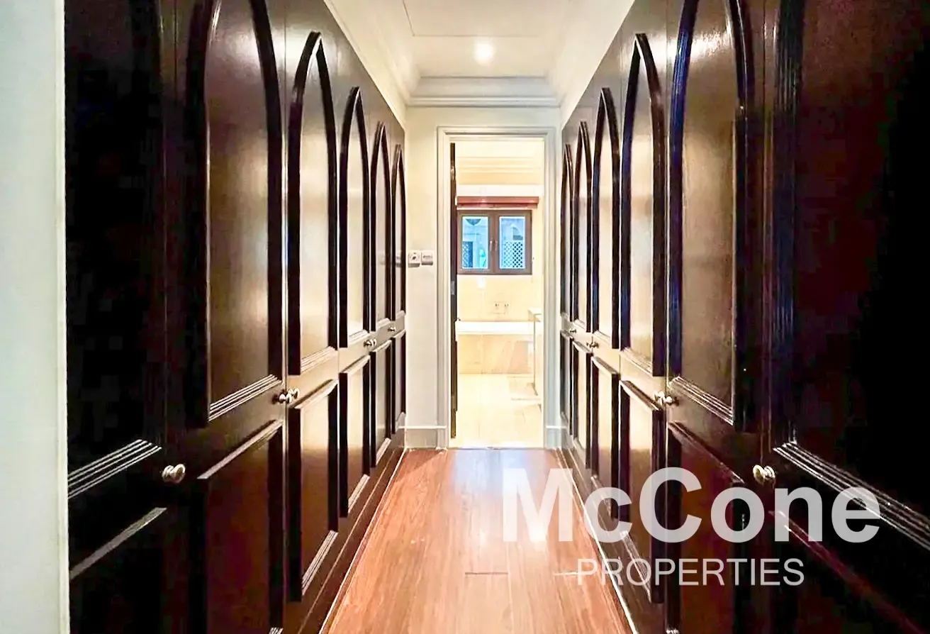 Lake View | Vacant Now | Great Condition