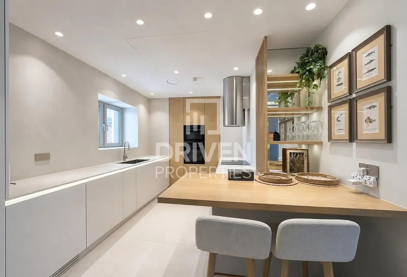 Fully Upgraded | Dubai Mall View | Vacant