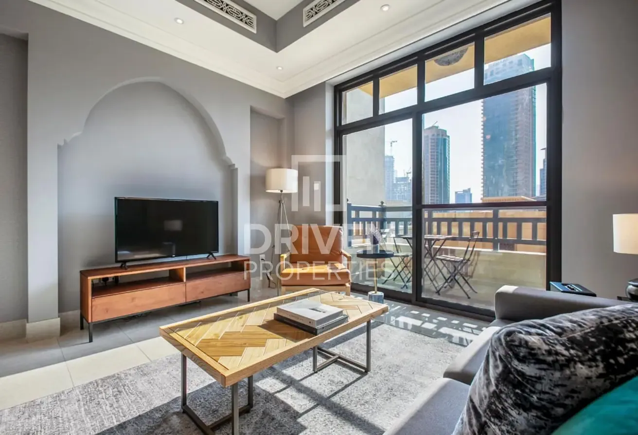 Prime Location | Vacant Apt | Bright Unit