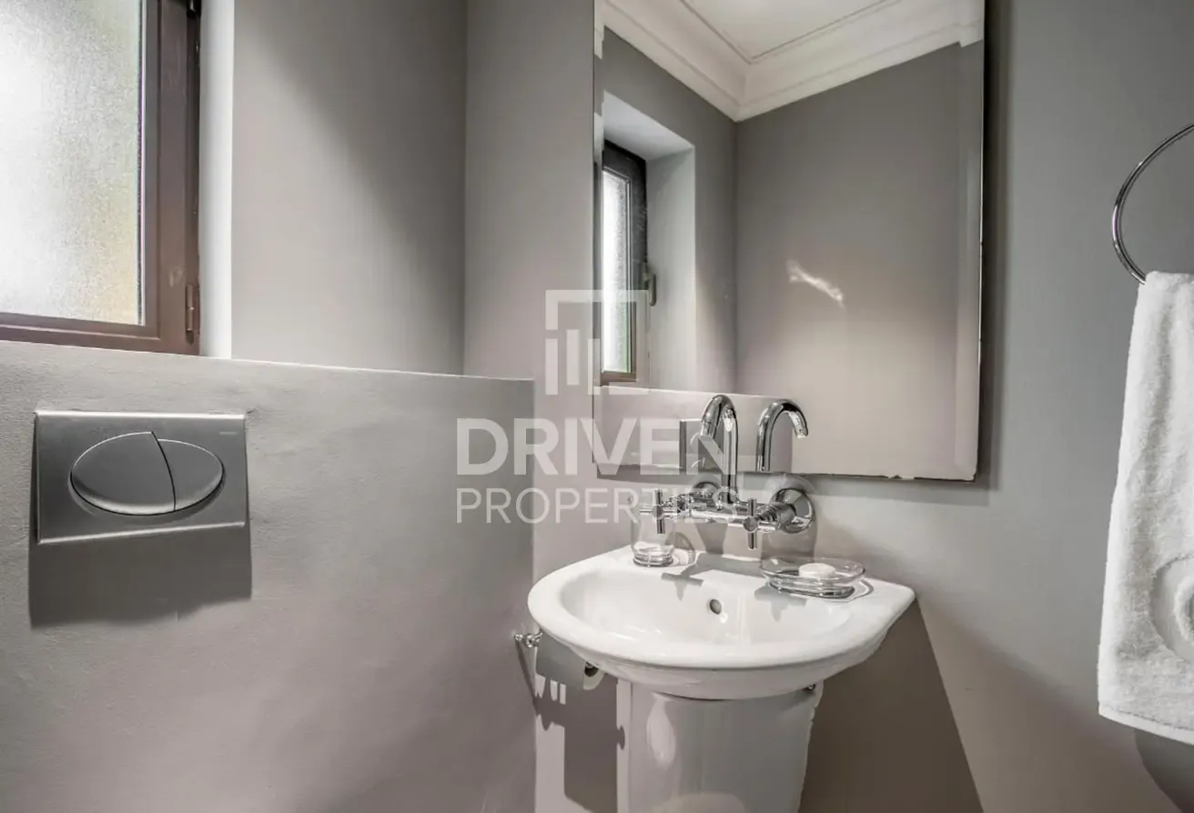 Prime Location | Vacant Apt | Bright Unit