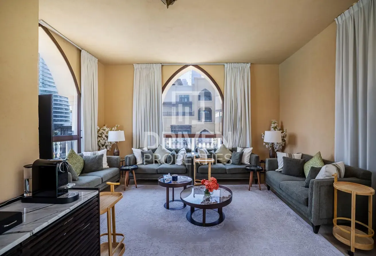 Private Large Terrace with Study and Jacuzzi