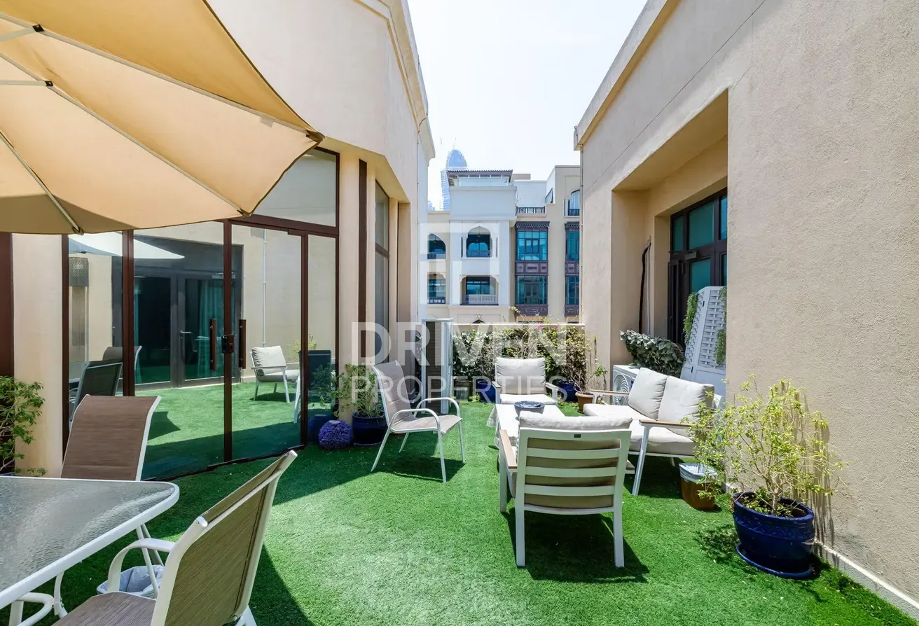 Private Large Terrace with Study and Jacuzzi