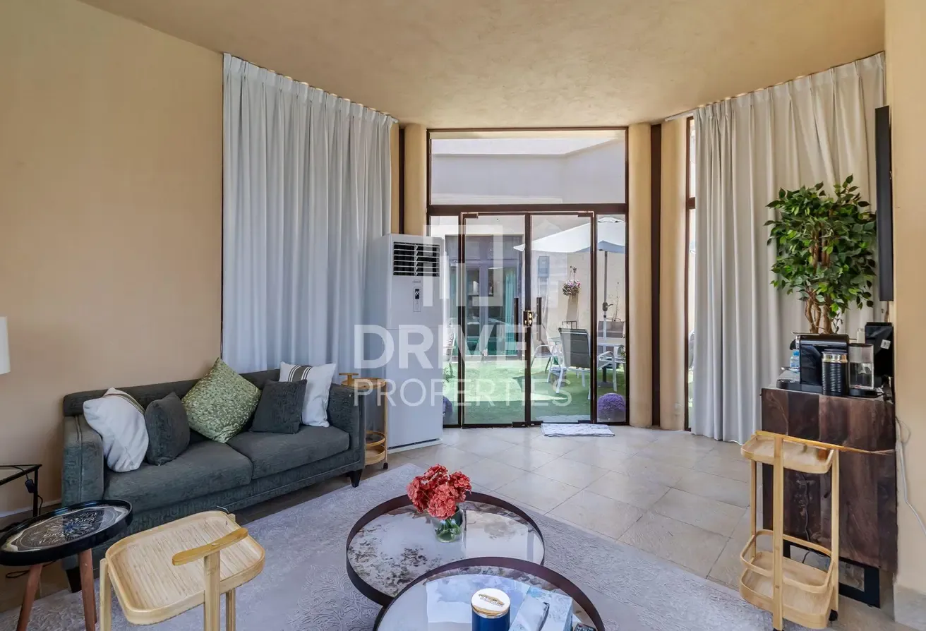 Private Large Terrace with Study and Jacuzzi