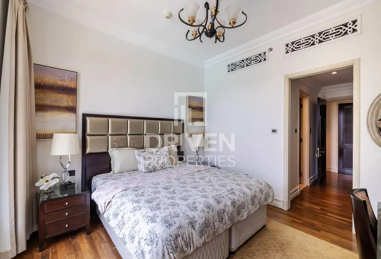 Private Large Terrace with Study and Jacuzzi