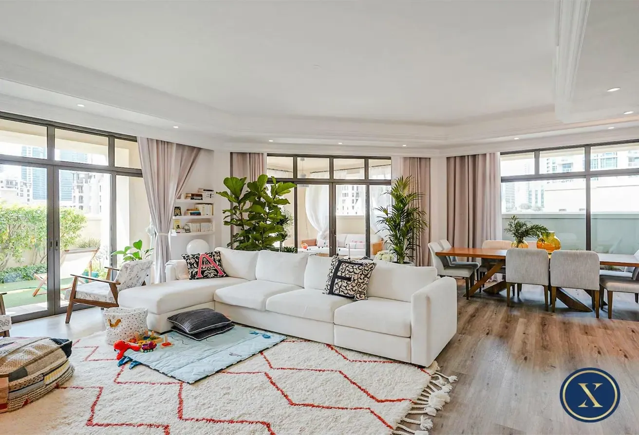 Upgraded | Private Garden | 2 + Study
