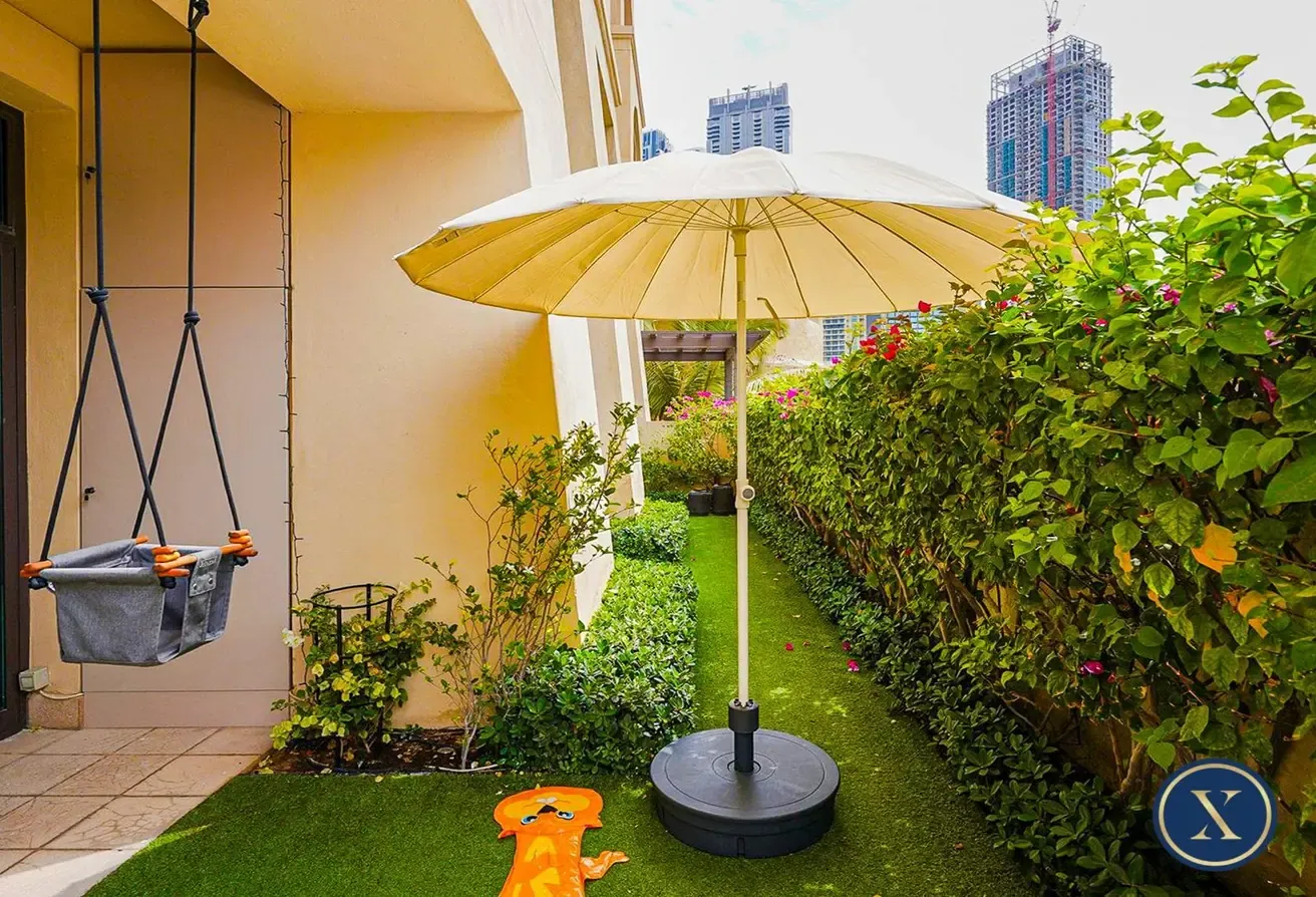 Upgraded | Private Garden | 2 + Study