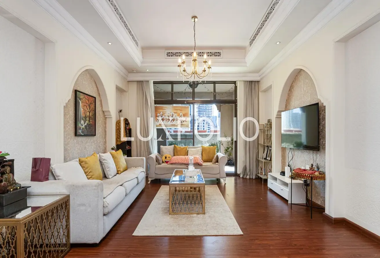 2 + Study | Large Garden | VOT