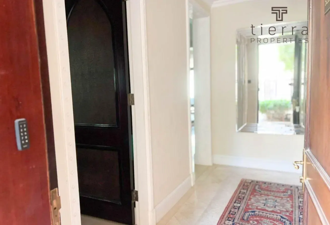 2 BR + Study | Boulevard View | Prime Downtown
