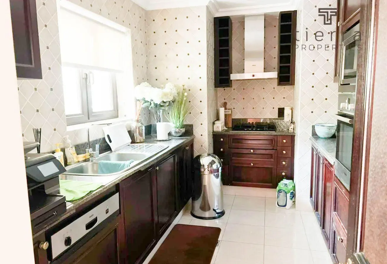 2 BR + Study | Boulevard View | Prime Downtown