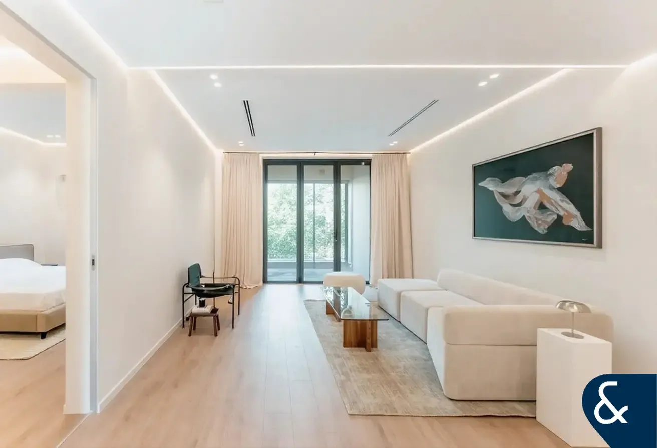 Upgraded | Garden | Vacant | Furnished