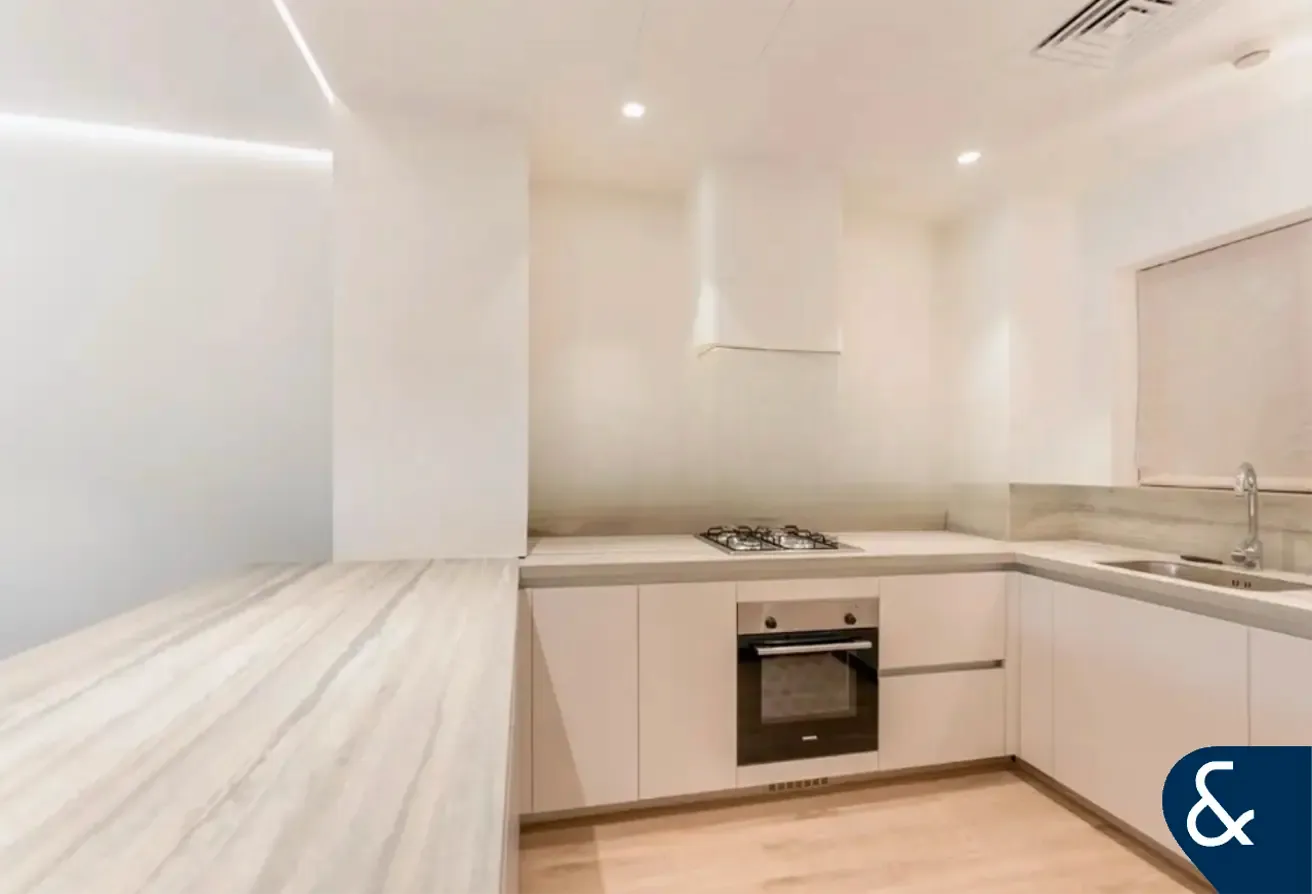Upgraded | Garden | Vacant | Furnished