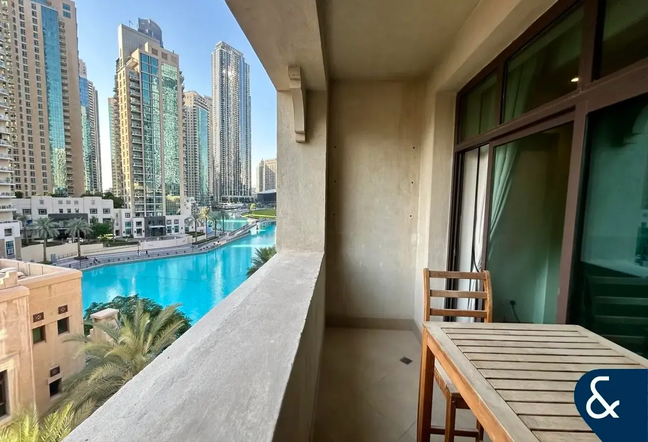 1 Bed | Lake View | Vacant Now