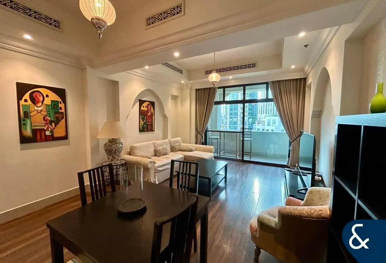 1 Bed | Lake View | Vacant Now