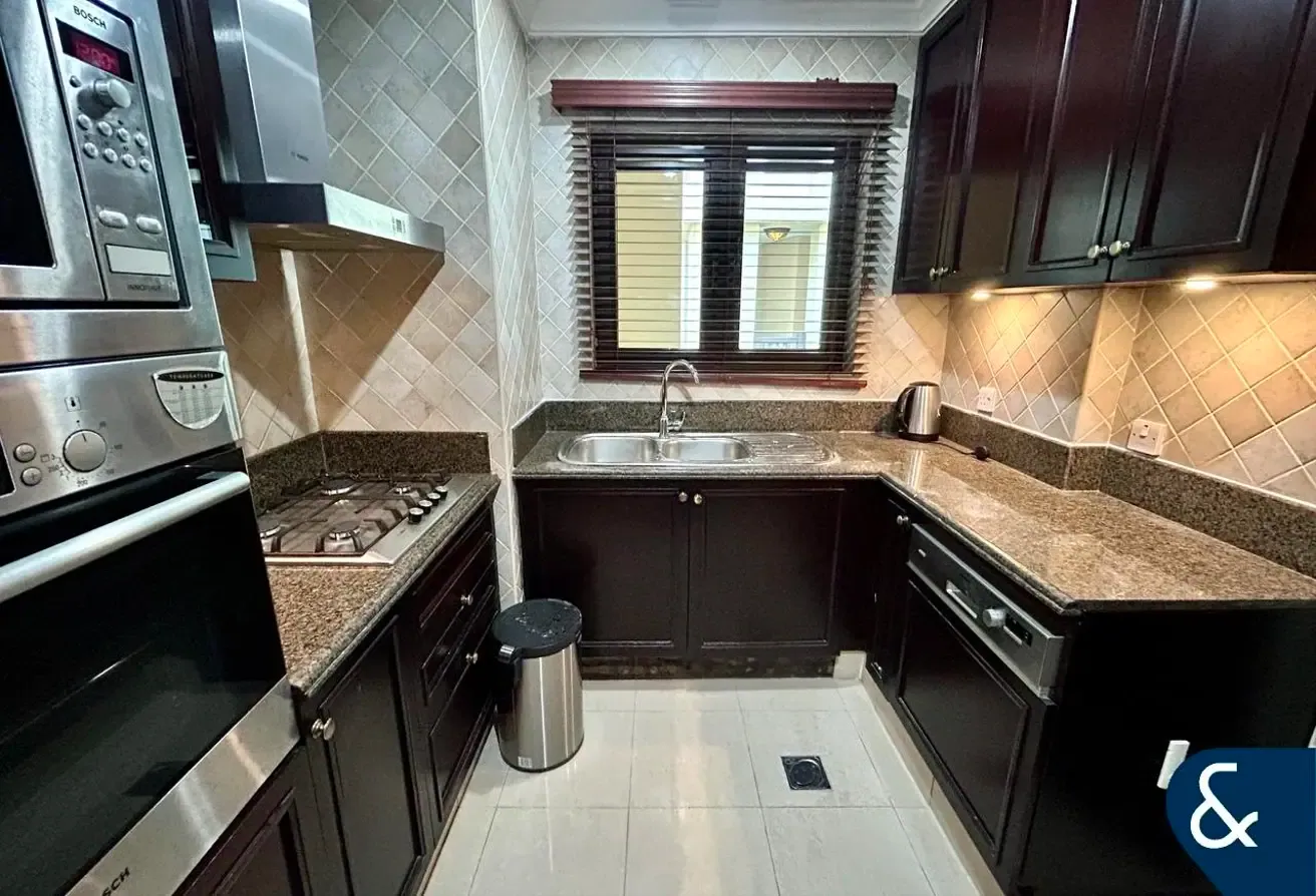 1 Bed | Lake View | Vacant Now