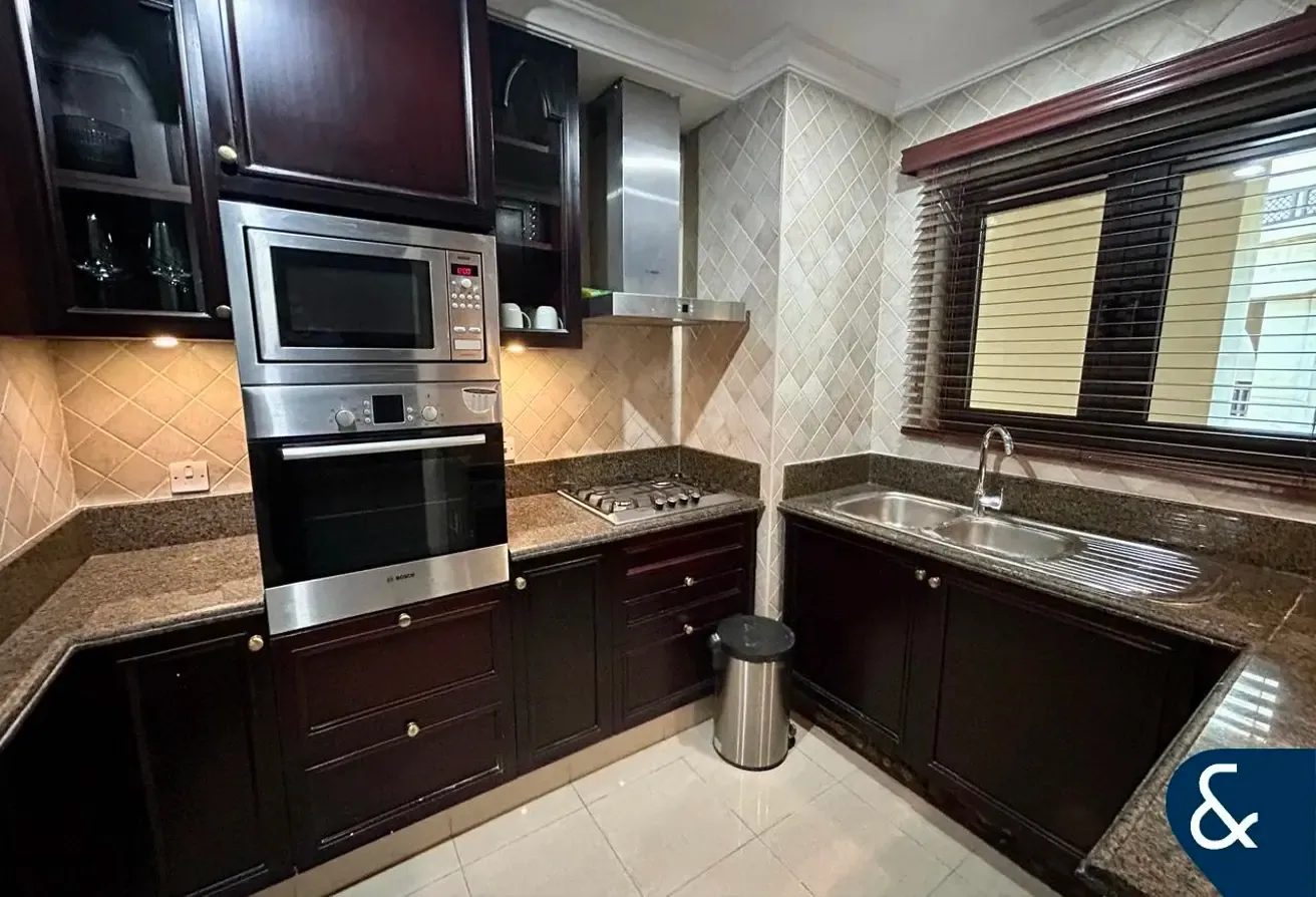 1 Bed | Lake View | Vacant Now