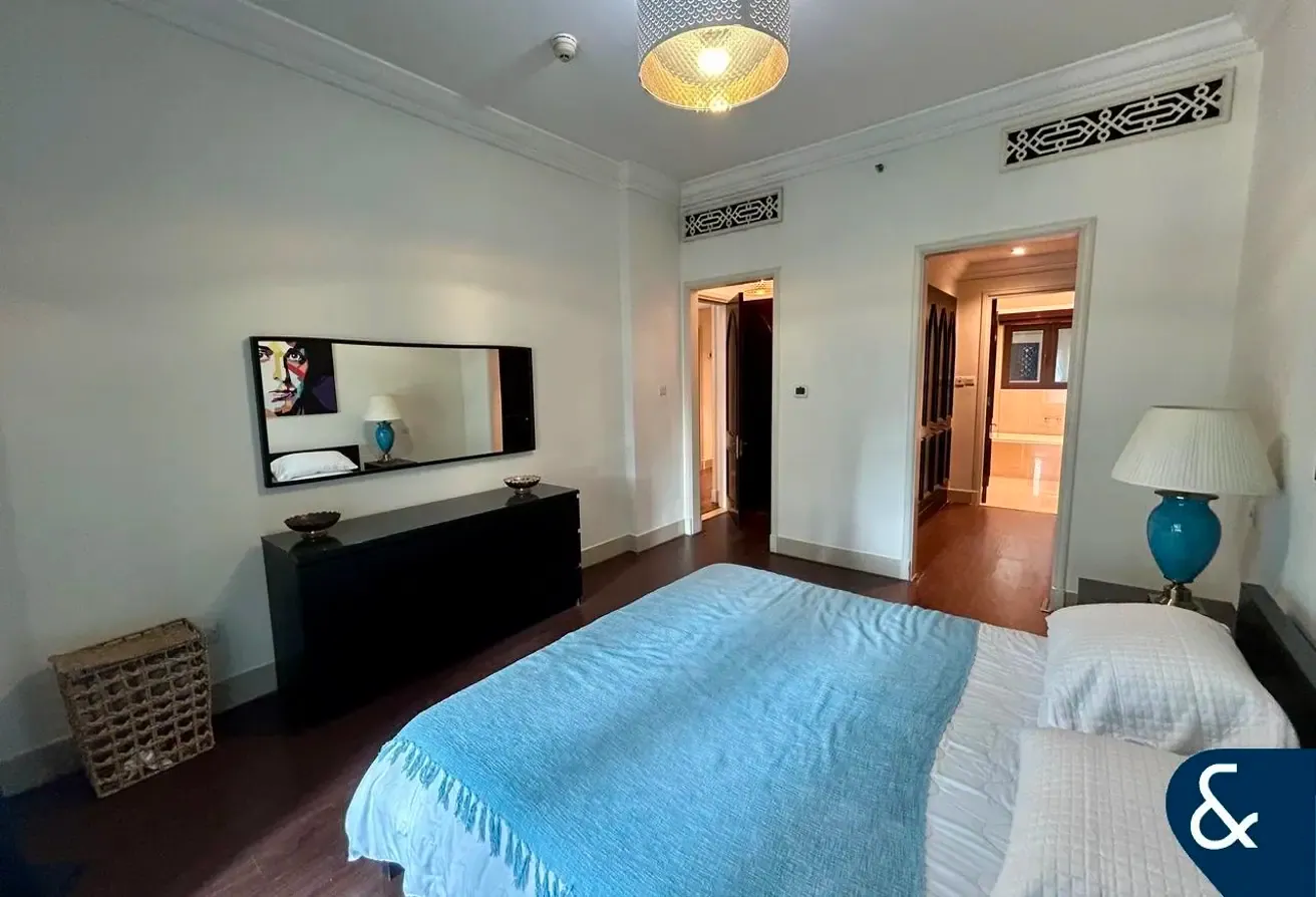 1 Bed | Lake View | Vacant Now