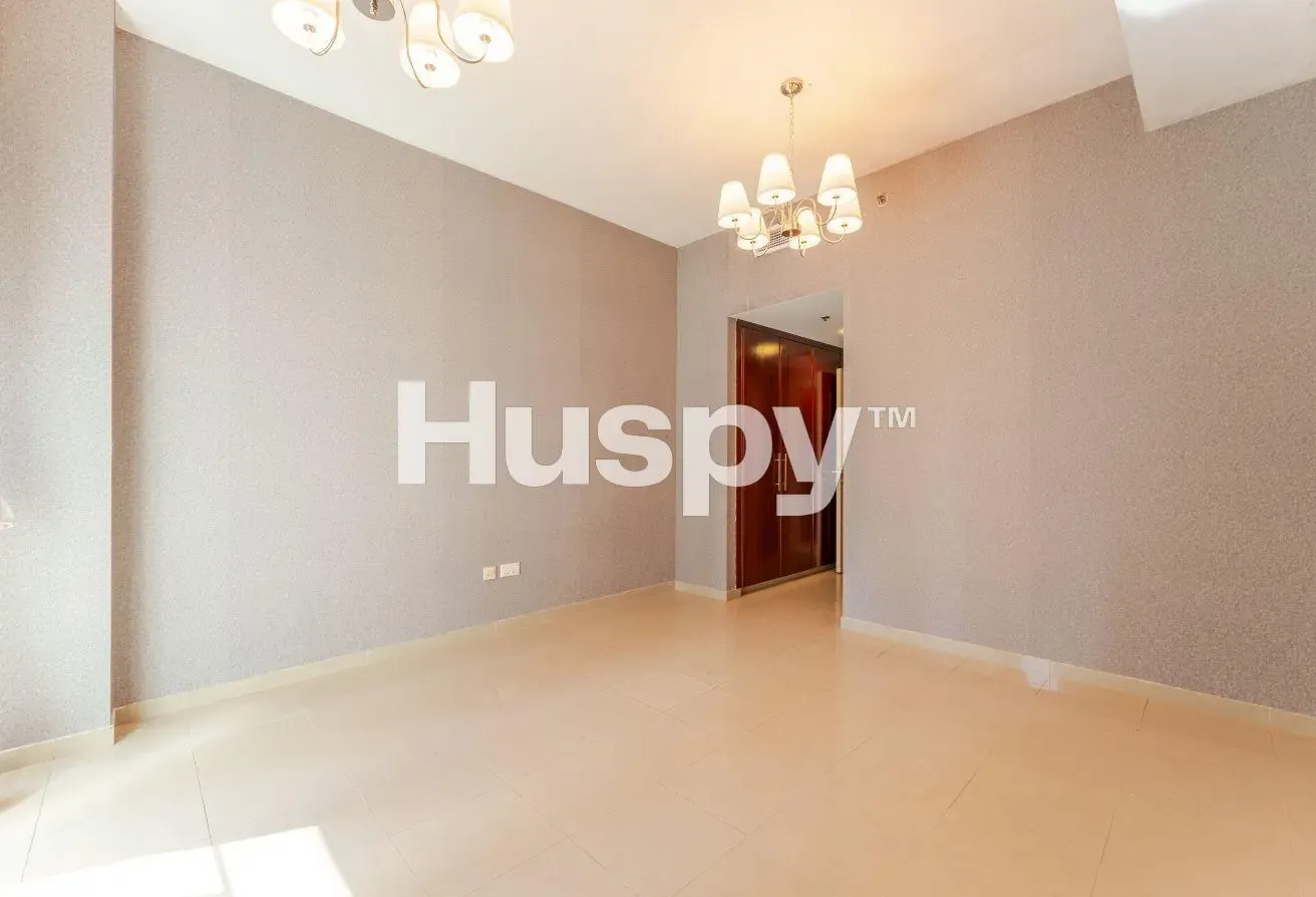 Vacant Now | Upgraded | Mid Floor