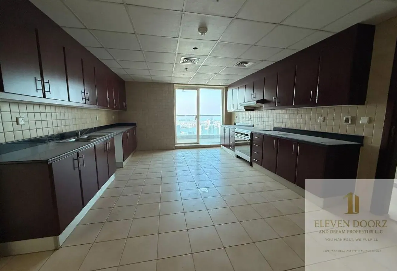 Large Family Living | Spacious 3 BR | Palm views