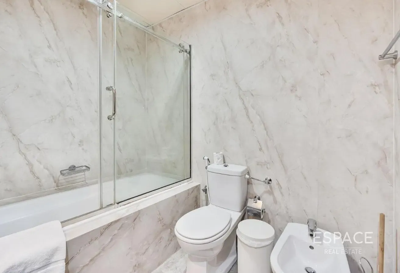 Huge Layout | Upgraded | Vacant