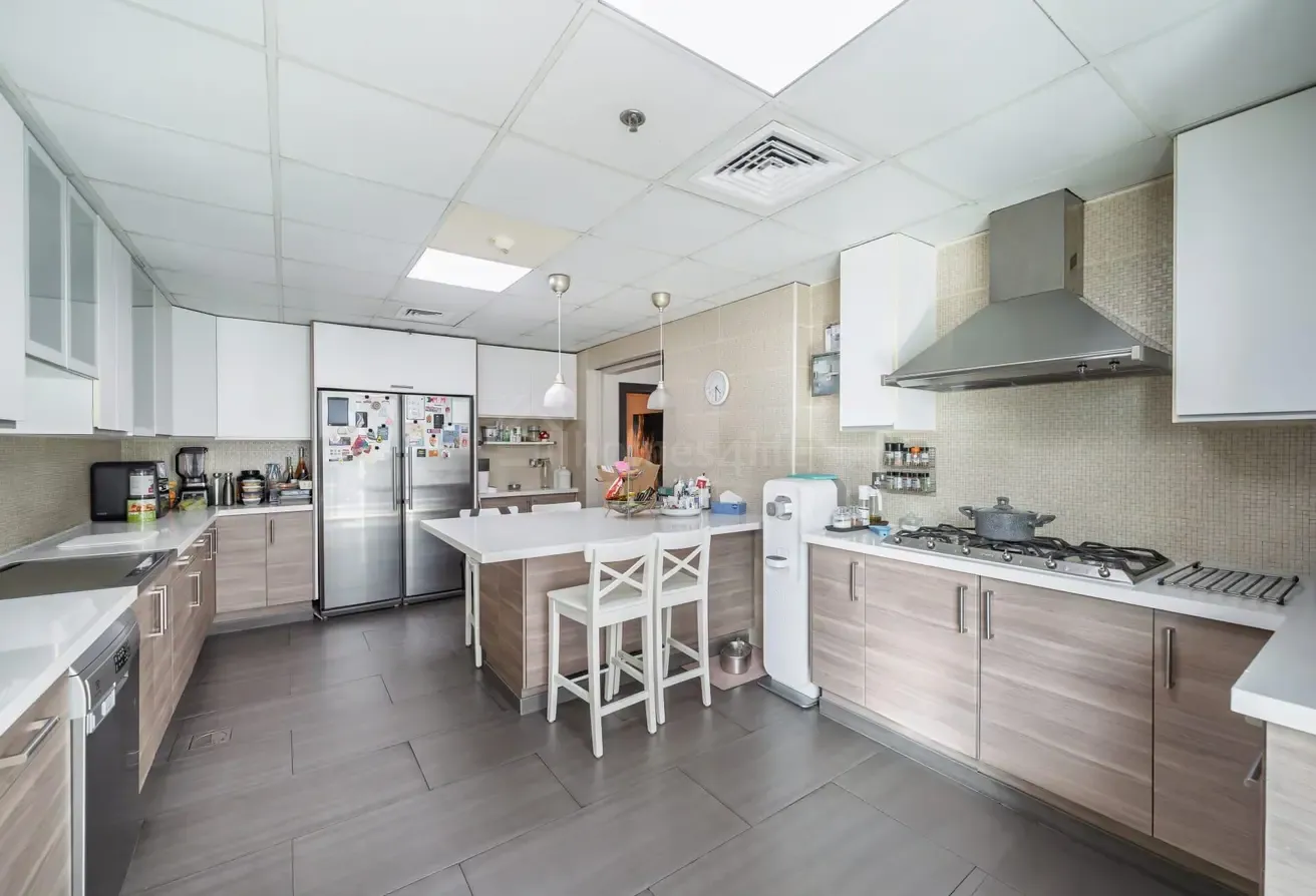 Luxury Marina Living | Exclusive Deal