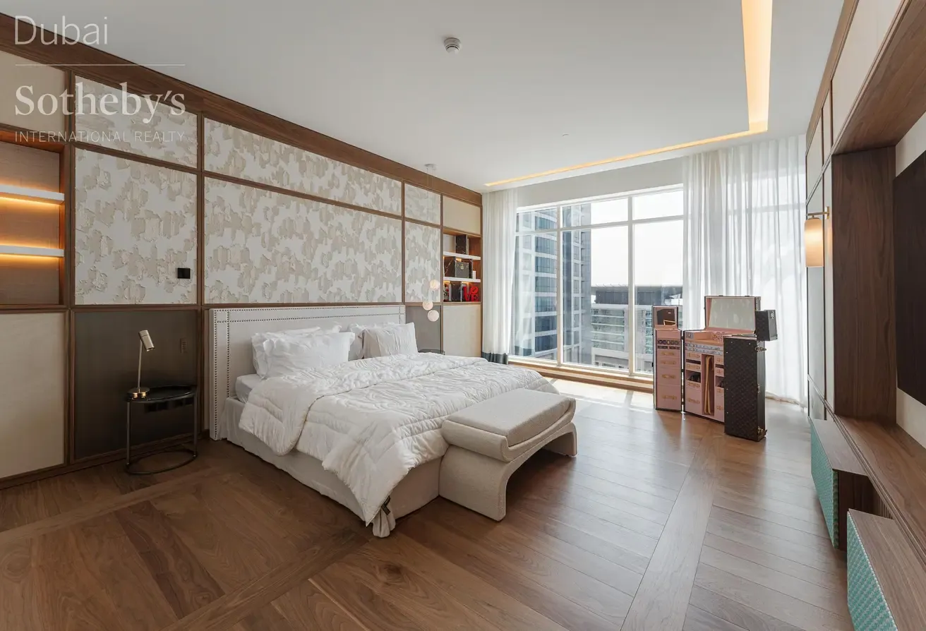 Redesigned Dubai Marina Apartment on High Floor